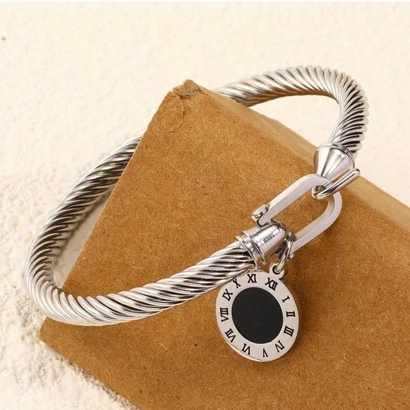 Silver Roman Style Bracelet - Picture 1 of 3